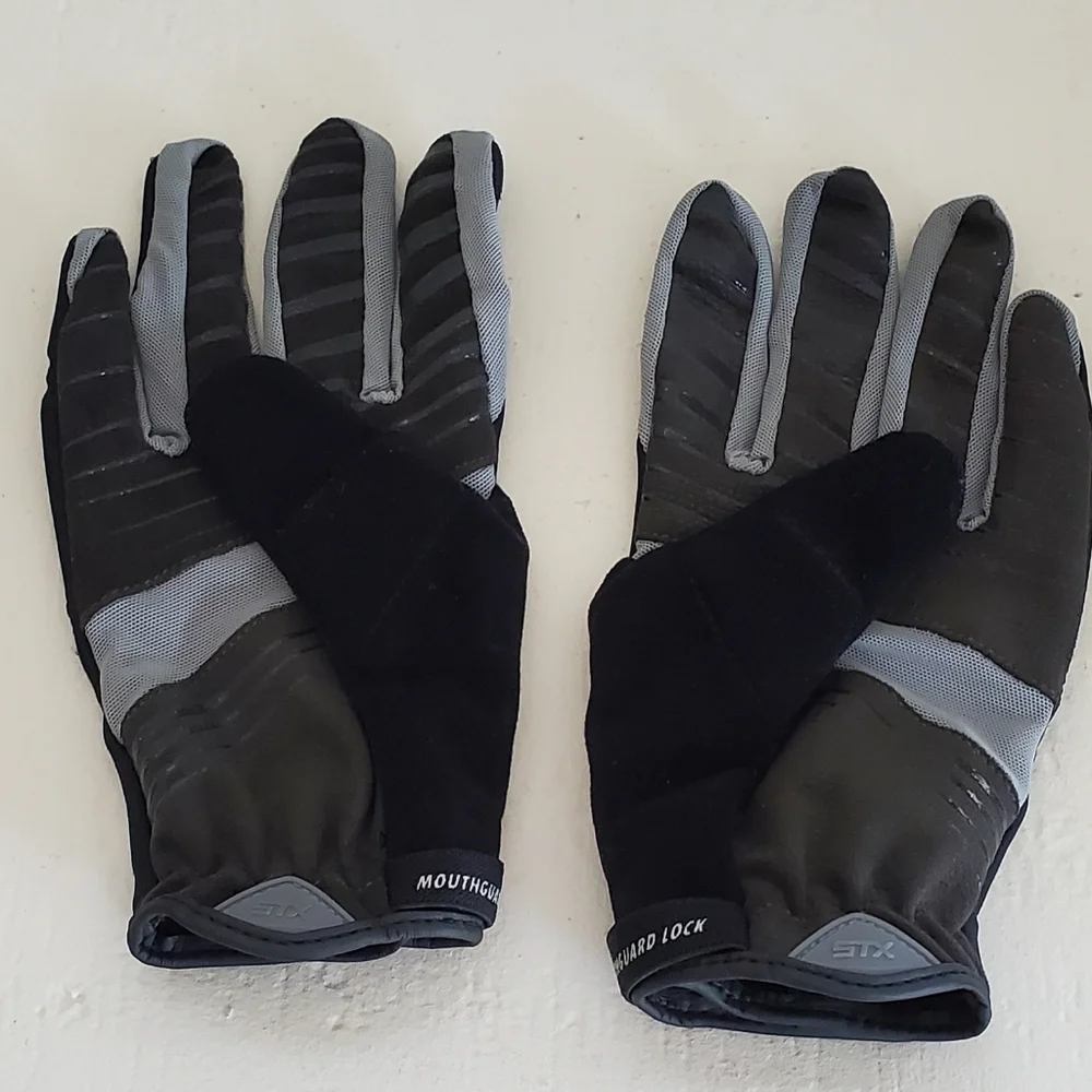 STX LaCrosse Strike Grip Gloves, Black/Grey, Wm Large, NEAR NEW